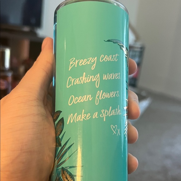 Victoria's Secret Tropic Rain Fragrance Mist in Teal and Purple - Picture 3 of 4